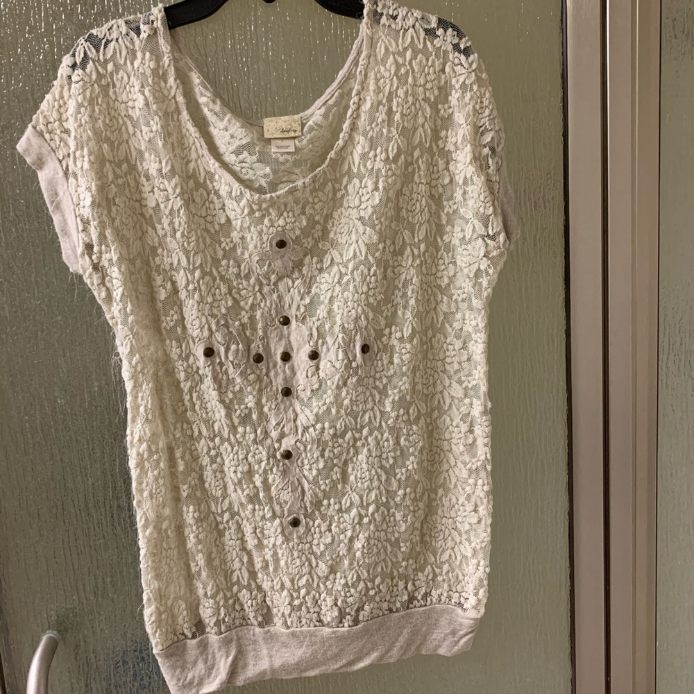 Daytrip Shirt Beige Lace Grommet Cross - fraying L